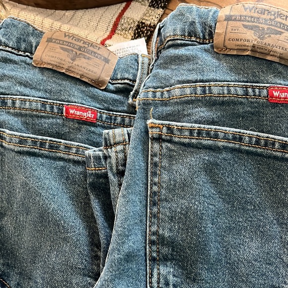 COPY - Lot of 3 boys jeans all size 12 2 wranglers and 1 Levis - Picture 3 of 5